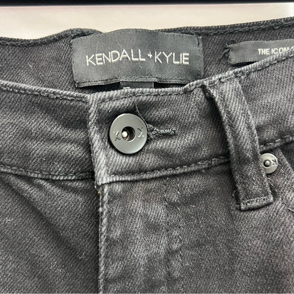 Kendall + Kylie black distressed The Icon Short. - Picture 3 of 8